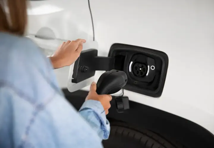 Orlen Ładowanie: ile kosztuje ładowanie auta elektrycznego w 2026. Ceny, czas i porównanie z paliwem