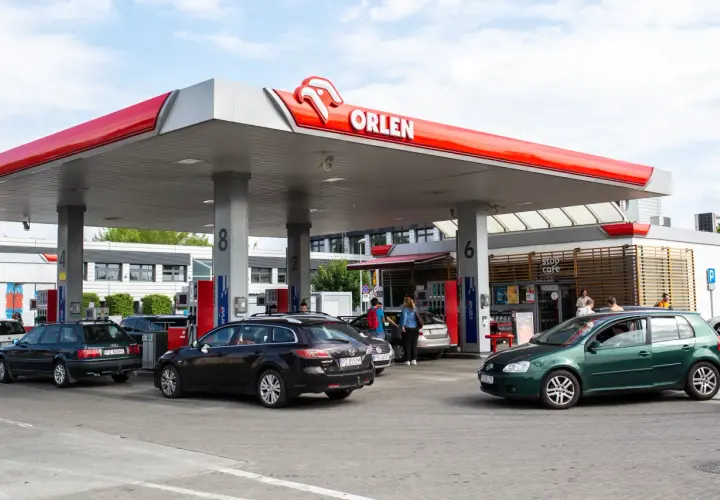 Od kiedy tańsze paliwo na Orlen? Sprawdź daty i zniżki już teraz