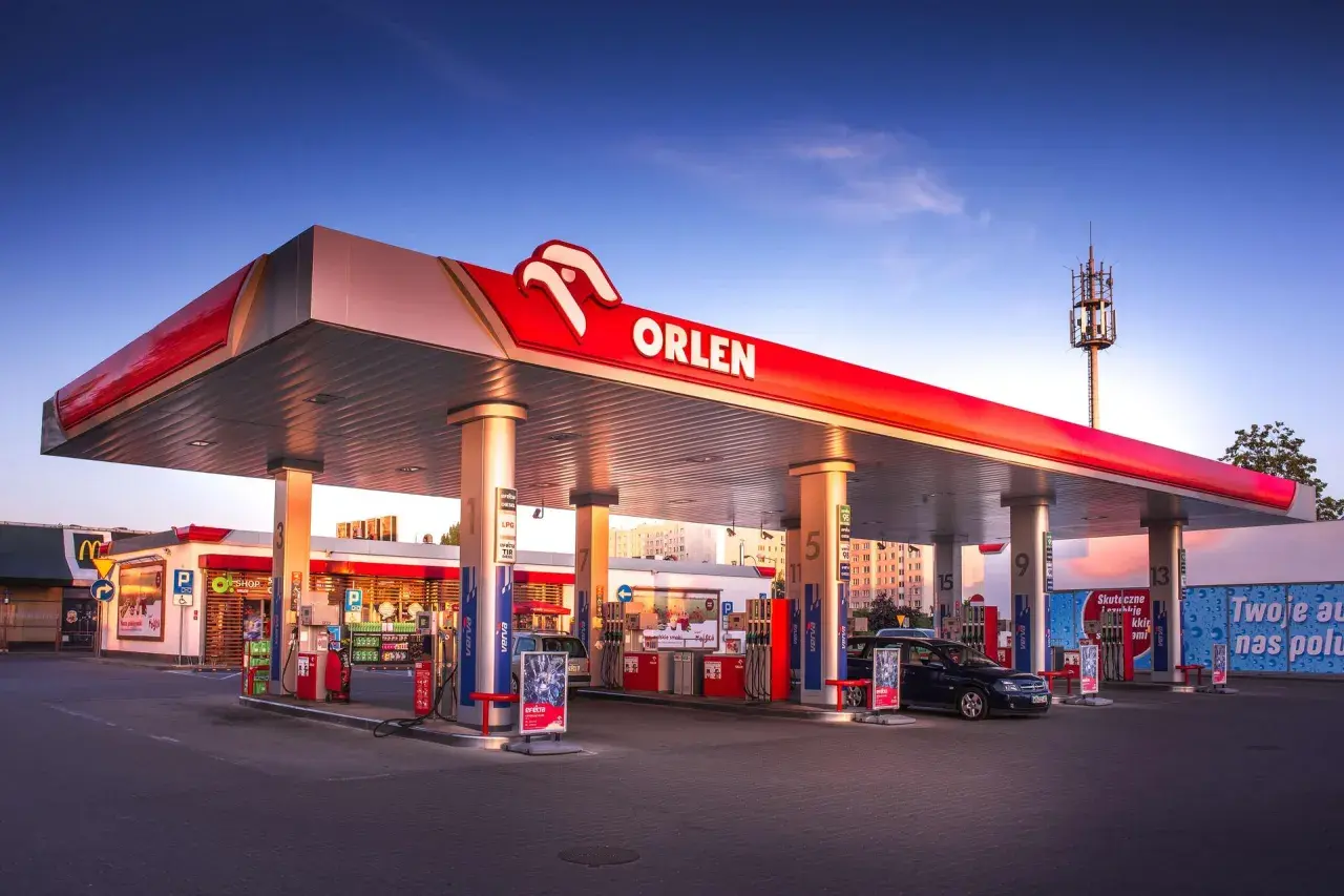 Voucher na paliwo Orlen: Jak tankować taniej i zyskać więcej?
